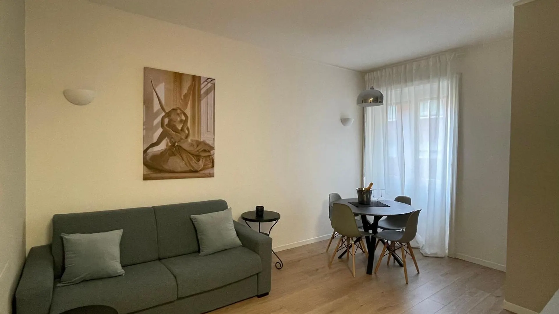 Solari Apartment, Milan Fashion Street 0*,  Italy
