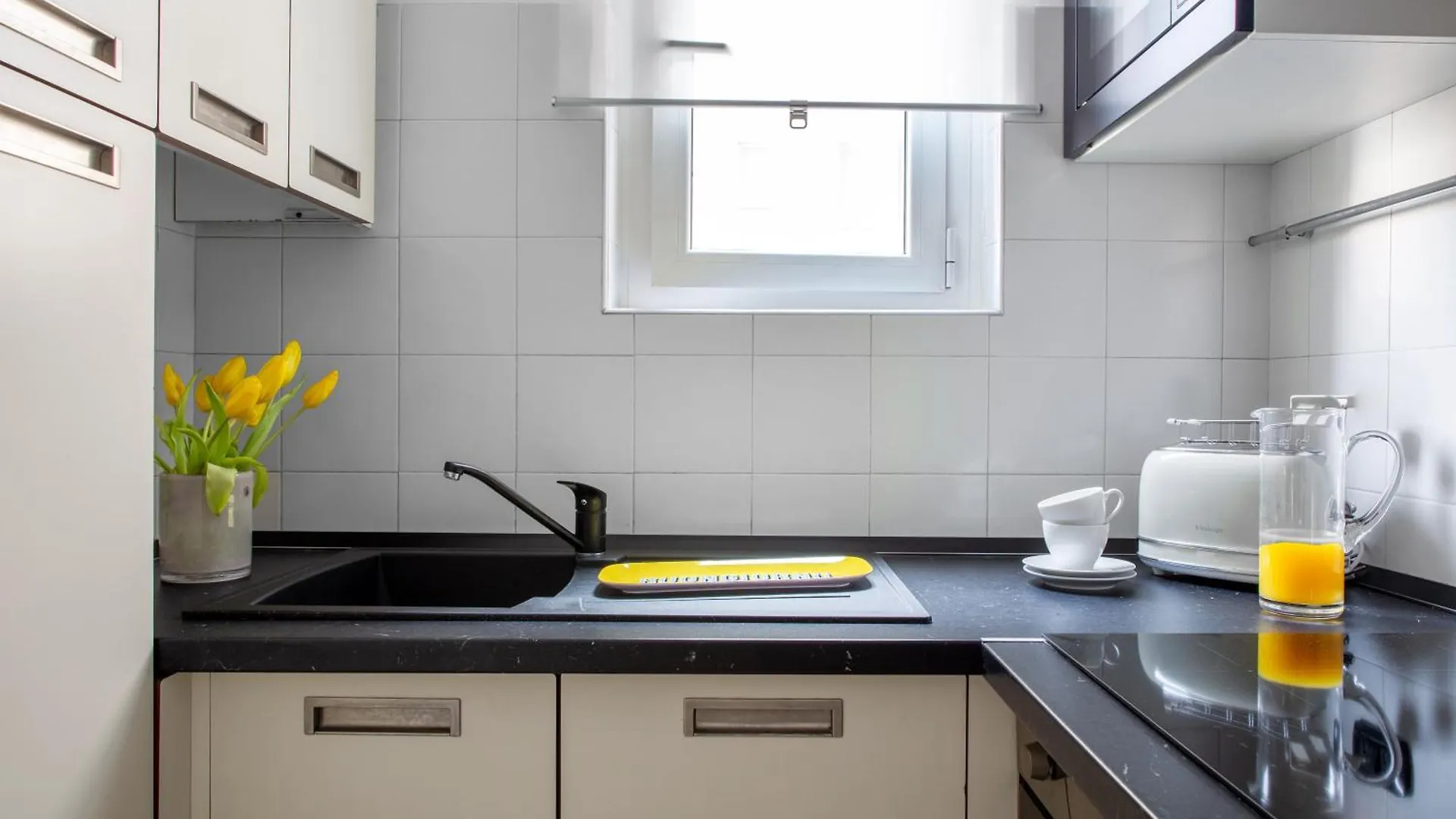Solari Apartment, Milan Fashion Street